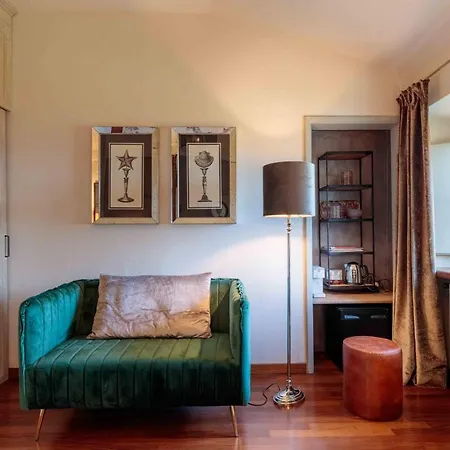 Il Castello Villa *