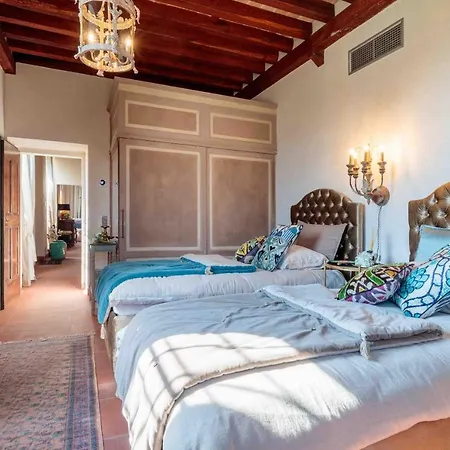 Il Castello Villa *